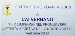 La targa del premio al CAI Verbano-Intra per l'impegno nel promuovere l'attività sportiva nella città di Verbania nel 2008