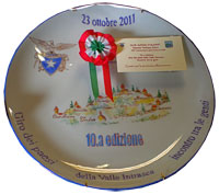 L'artistico piatto in ceramica donato al CAI Verbano il 23 ottobre 2011 da Rocco Olivares in occasione della 10ma edizione del Giro dei Paesi della Valle Intrasca