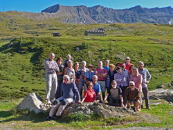 IL CAI Verbano in val d’Aosta: foto ricordo del gruppo a fine escursione