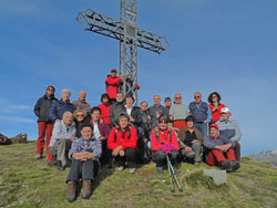 Il CAI Verbano al Monte Croce: foto ricordo sulla cima