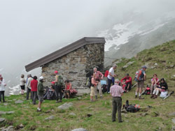 Monte Capezzone: gemellaggio tra il CAI Verbano-Intra e il CAI Gozzano - il bivacco Abele Traglio