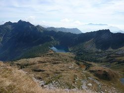 CAI Verbano con CAS Locarno-Bellinzona e CAS Ticino in Valle Camana (CH): Lago di Alzasca visto dal Pizzo Alzasca