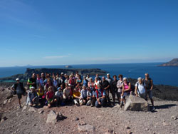 CAI Verbano, una settimana a Santorini: gruppo CAI Verbano sull’isola di Nea Kameni 