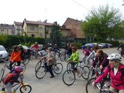 CAI Verbano - in bicicletta sul lungo Po di Torino: i ciclisti lungo il percorso
