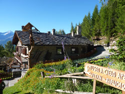CAI Verbano - Mont Fallère (Valle d’Aosta): Museo a cielo aperto a Vetan