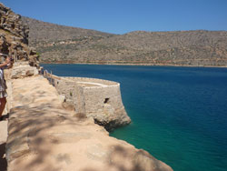 CAI Verbano – Trekking all’Isola di Creta versante Est - Isola di Nisidi Kalidonia (Spinalonga): possenti fortificazioni per controllare il traffico marittimo