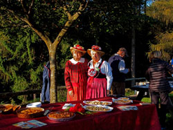 CAI Verbano: Dedicazione del Rifugio al Pian Cavallone a Roberto Clemente: le Donne del Parco ci ricevono a Cappella Fina sopra Miazzina
