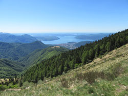 Panorama del Lago Maggiore dal Rifugio CAI Verbano al Pian Cavallone