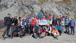 CAI Verbano - Escursione in Engadina, Lago e Passo Lunghin: foto di gruppo al Lago Lunghin 