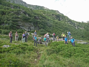 CAI Verbano - Giro panoramico ai piedi del Monte Rosa alla scoperta dell'Alpe Crosa: foto del gruppo all'alpe Crosa