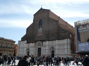 CAI Verbano: Trekking urbano a Bologna, con il CAI di Bologna: la Basilica di San Petronio