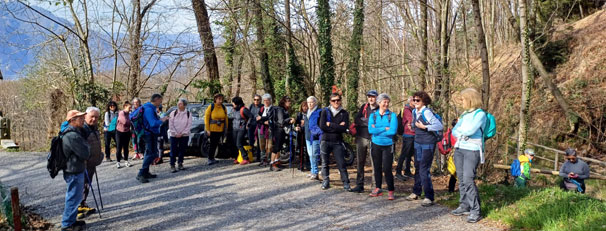 CAI Verbano Intra e associazione 'A casa di Alice' - Escursione a Rugno: gli escursionisti alla partenza